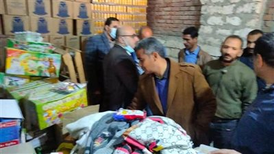 ضبط 5400 زجاجة عصير و 700 كيس بلح  مجهولة المصدر بالمنيا