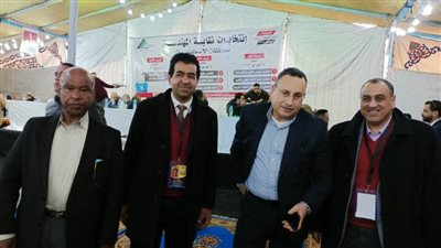 رئيس جامعة الإسكندرية يدلى بصوته في انتخابات نقابة المهندسين 