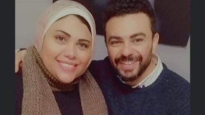 كريم الحسيني ينشر صورًا لأسرته من سيارة المشروبات: الحمد لله شغال ومستورة 