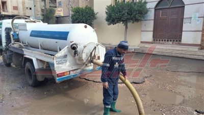 رفع المياه وتسليك صفايات الأمطار وتشغيل محطات الصرف بكفر الشيخ