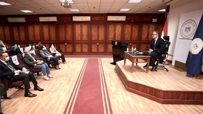 العناني يلتقي مع مجموعة من العاملين بالوزارة الحاصلين على الماجستير 