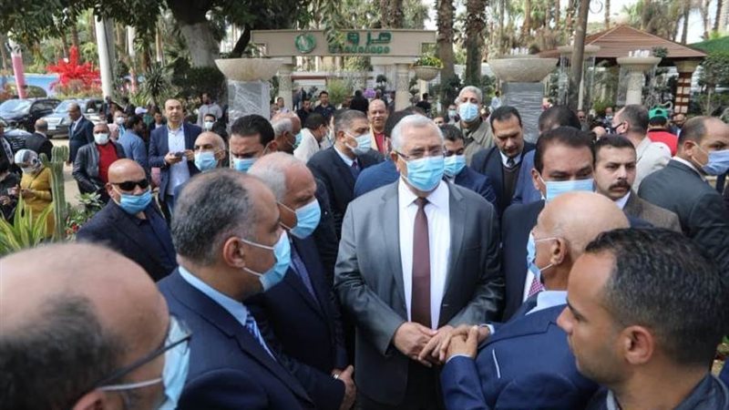 وزير الزراعة ومحافظ