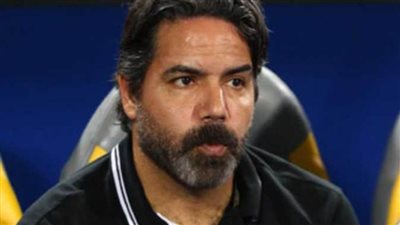 استبعاد مدحت عبد الهادي ومساعده من إدارة الزمالك