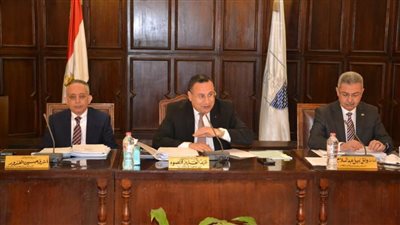 مجلس جامعة الإسكندرية يؤكد على الالتزام بالجدول الزمني للفصل الدراسي الثاني