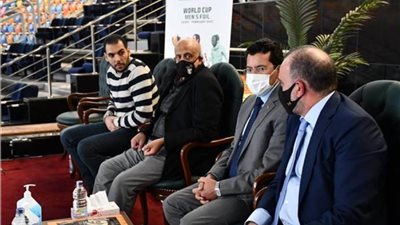 وزير الشباب والرياضة يتابع اليوم الختامي لمنافسات كأس العالم لسلاح الشيش