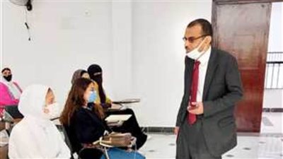 وكيل آداب العريش يعقد ندوة بعنوان: 