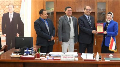 رئيس جامعة العريش يشهد حفل تكريم الهيئة المعاونة 