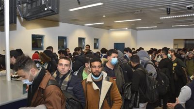 شاهد.. اللقطات الأولى لإجلاء الطلاب المصريين من أوكرانيا