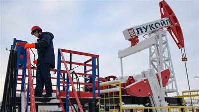 برميل برنت يتخطى 111 دولارا للمرة الأولى منذ أغسطس 2014