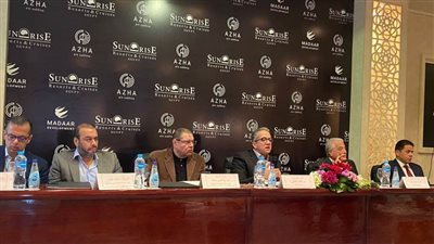 العناني يعقد اجتماعًا للوقوف على نسب الإنجاز في المشروعات السياحية غير المكتملة بشرم الشيخ ونبق