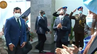 الرئيس السيسي يفتتح عددا من مشروعات الإسكان بالفيديو كونفرانس 