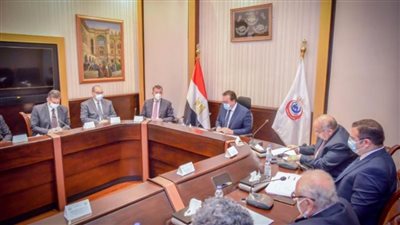 خالد عبدالغفار يترأس اجتماع اللجنة العليا لزراعة الأعضاء البشرية