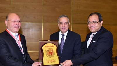 محافظ سوهاج ورئيس الجامعة يفتتحان المؤتمر العلمي السابع 