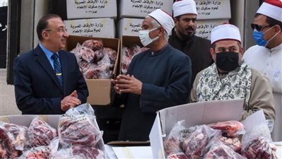محافظ الإسكندرية يتابع توزيع 2 طن لحوم يستفاد بها 2000 أسرة