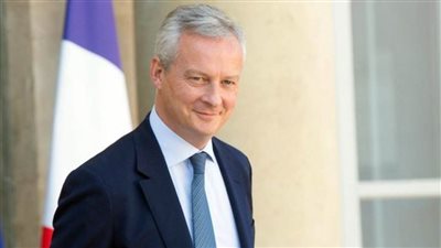 فرنسا بدأت في تطبيق العقوبات على روسيا