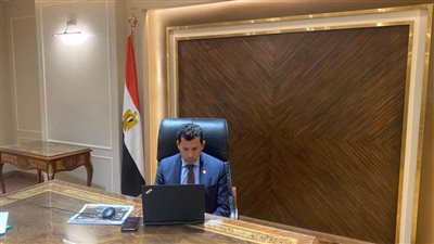 وزير الشباب يعقد اجتماعًا مع قيادات الوزارة بالحي الحكومي بالعاصمة الجديدة