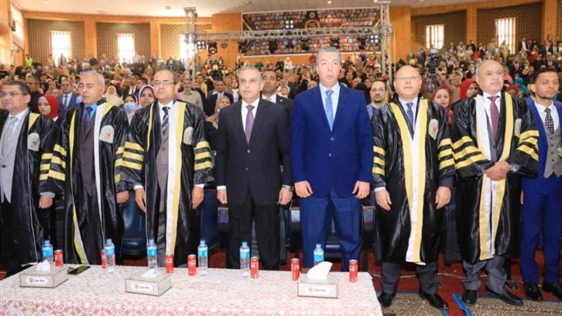 من جانب التخرج