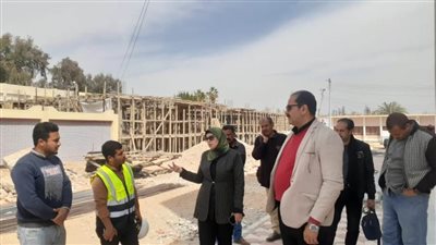 محافظ أسيوط يتفقد مجمع الخدمات والأماكن المقترحة