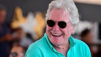 شائعات تلاحق حسين فهمي.. تعرف على تفاصيل تصدره التريند