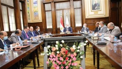 وزير الزراعة يبحث آخر مستجدات برنامج إنتاج تقاوي الخضر