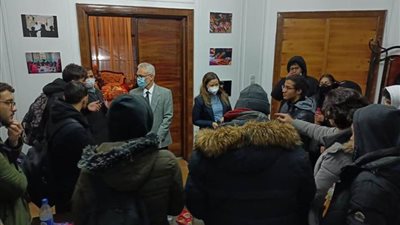 السفير المصري في رومانيا: استقبلنا ما يقرب من ٨٠٠ طالب غادروا أوكرانيا