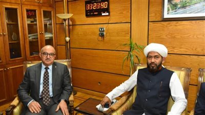 رئيس جامعة أسيوط يوقع مذكرة تفاهم مع رئيس جامعة مركز الثقافة الثانية بالهند لاستقبال الطلاب الوافدين