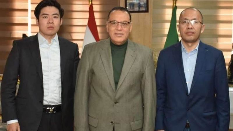 محافظ الشرقية ومدير