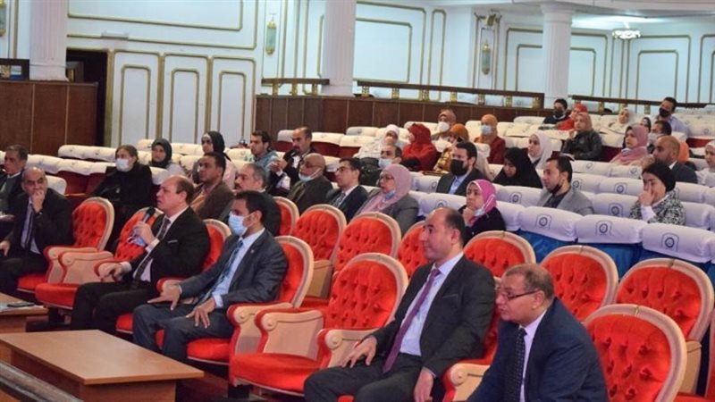 الدكتور منصور حسن