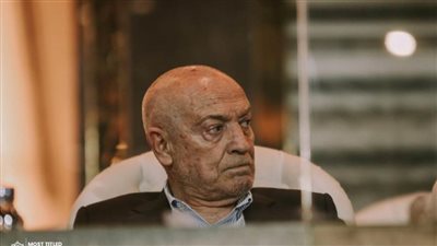 فيريرا يتابع مباراة الزمالك والجونة من المدرجات