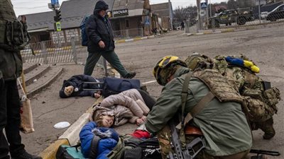 الرئيس الأوكراني تعهد بالانتقام لها.. قصة العائلة المقتولة في شوارع كييف