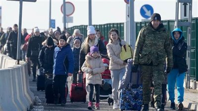 وارسو: 2ر1 مليون لاجئ عبروا الحدود من أوكرانيا إلى بولندا منذ بدء العملية الروسية