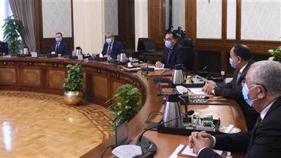 رئيس الوزراء يلتقي ممثلي الغرف التجارية 