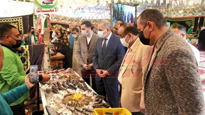 معرض للسلع الغذائية بأسعار مخفضة استعدادًا لرمضان بكفر الشيخ