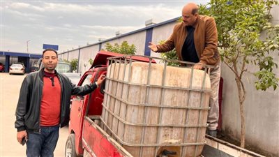 ضبط سيارة محملة بزيوت غير صالحة للاستهلاك الآدمي بالبحيرة