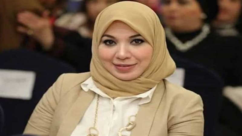 الدكتورة دينا هلالي