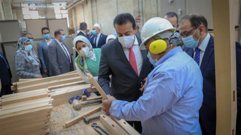 جولة وزير الصحة في