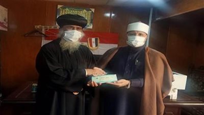 أسقف قوص ونقادة ونواحيها يشارك في مشروع صكوك إطعام الأوقاف