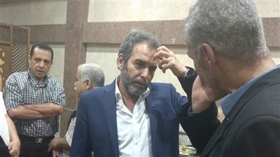 نجوم الفن يغيبون عن عزاء شقيق الفنان احمد عبد العزيز