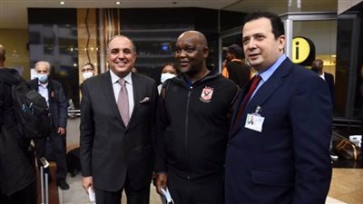 السفير المصري في جنوب إفريقيا يحضر مران الأهلي