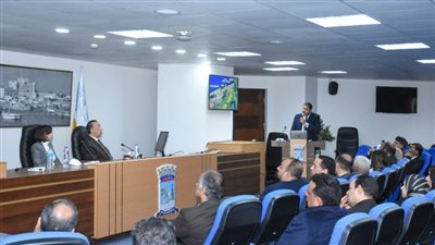 الشريف يناقش مراحل تنفيذ المخطط الاستراتيجي لمدينة الإسكندرية 2032