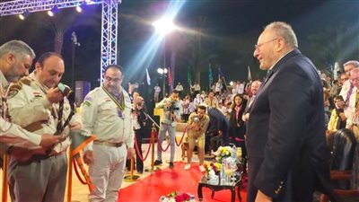 الملك أحمد فؤاد الثانى يهدى جمعية فتيان الكشافة المصرية مجموعة من المقتنيات