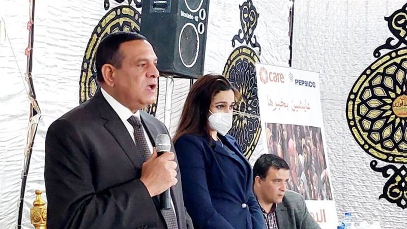 محافظ البحيرة يكرم