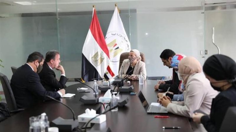 وزيرة البيئة