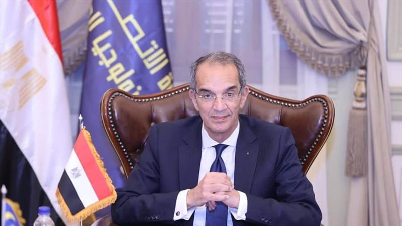 وزير الإتصالات وتكنولوجيا