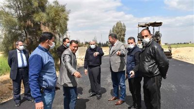 رصف طريق الخريجين في مطاي بالمنيا بتكلفة 22 مليون جنيه