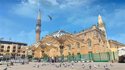 إغلاق مسجد الإمام الحسين مؤقتًا لسرعة إنهاء أعمال تطويره