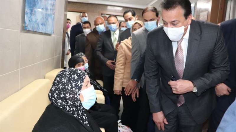 وزير الصحة في مستشفى