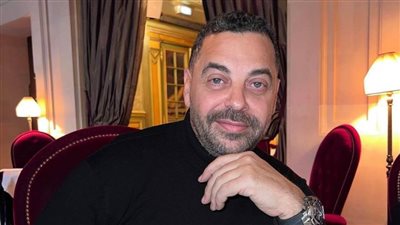 العريان يحتفل بعيد ميلاد حبيبته.. علاقة تخرج إلى العلن