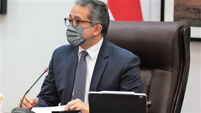 وزير السياحة يعقد اجتماعا لاستعراض آليات تنفيذ القانون الجديد للمنشآت الفندقية والسياحية