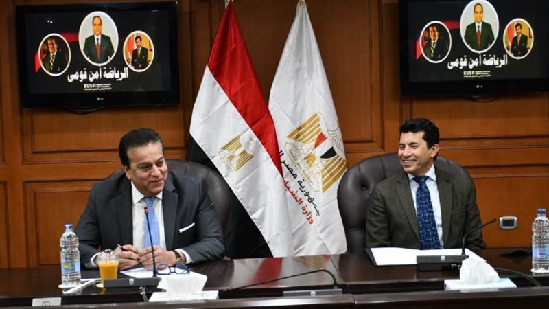 وزيرا الرياضة والتعليم